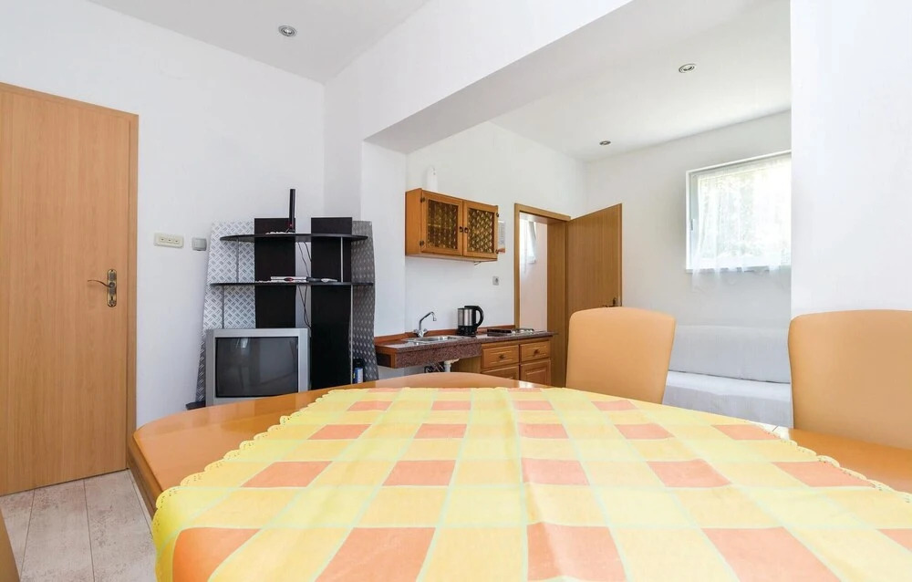 Beautiful Home in Klenovica With 7 Bedrooms and Wifi