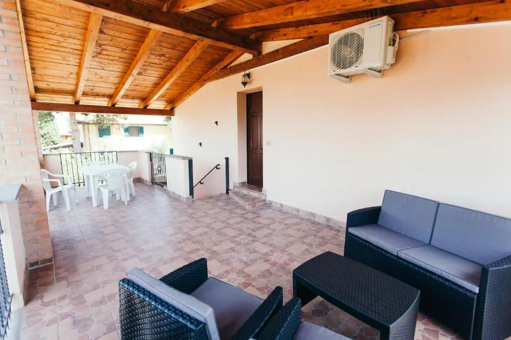 Domus Leonardo-Private Free Parking
