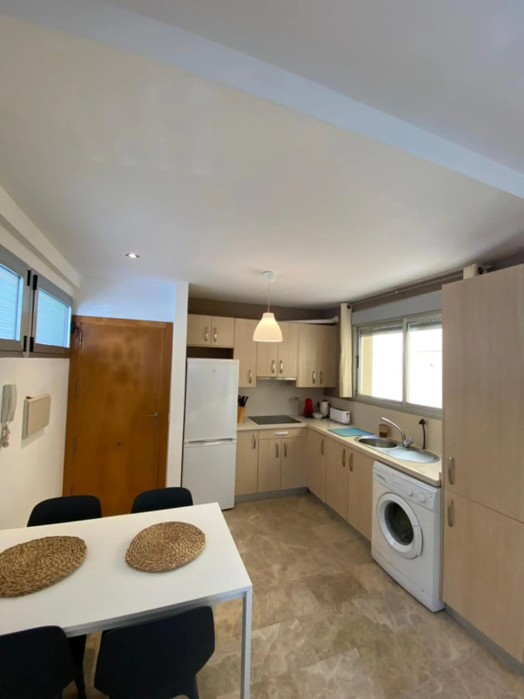 Central 2 bedrooms apartment with patio