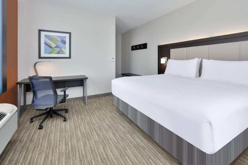 Holiday Inn Express & Suites Dallas - Duncanville by IHG