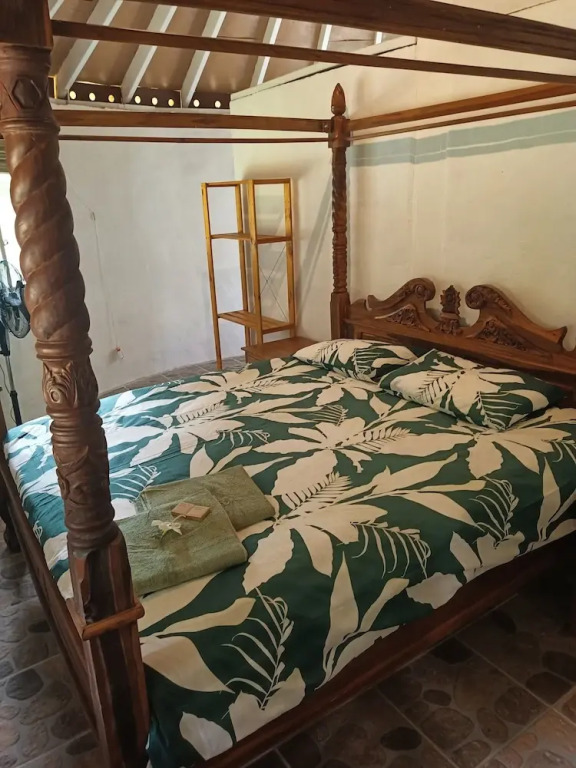 Mahina Lodge