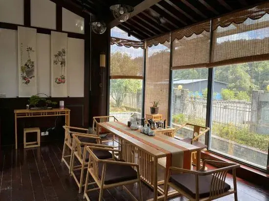 Hidden in mountains and valleys Guesthouse