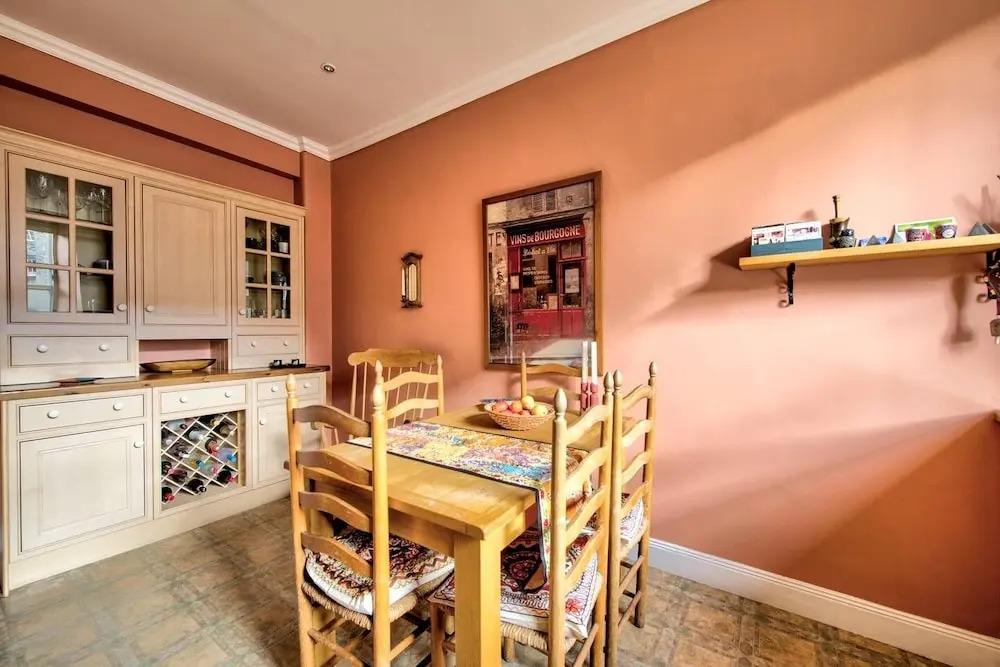 Beautiful 1 Bedroom City Centre Apartment
