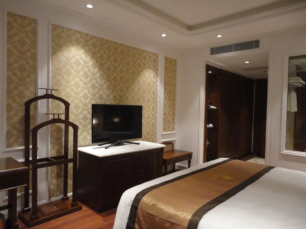 Hoang Nham Luxury Hotel