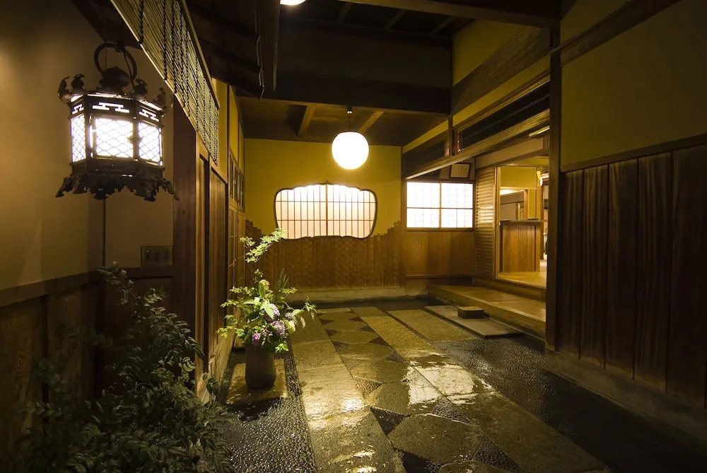 Hiiragiya
