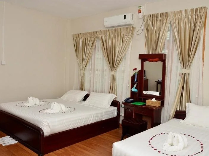 Yadanapon City Hotel