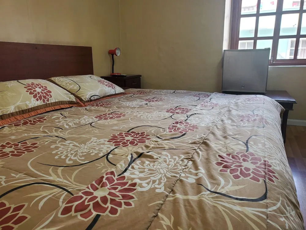 Mariscal Inn & Suites