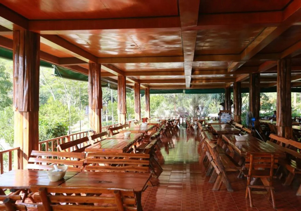 Land Breeze Resort & Hotel Pakchong