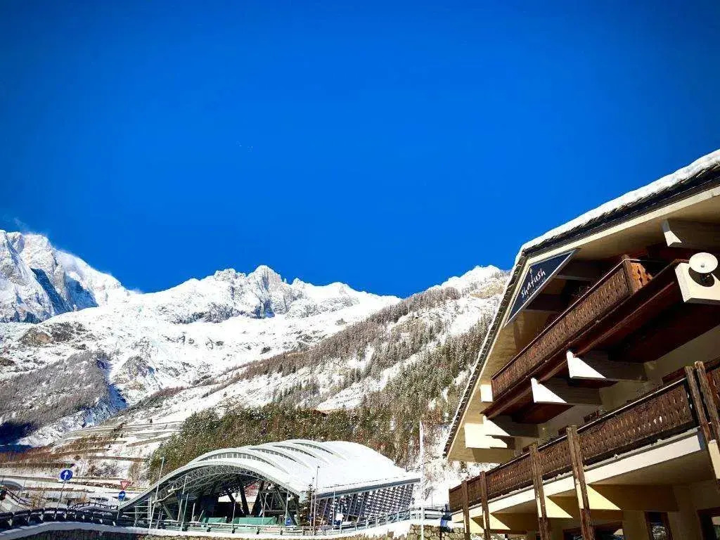 Shatush Hotel