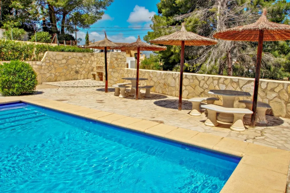 David - holiday bungalow with pool in Teulada