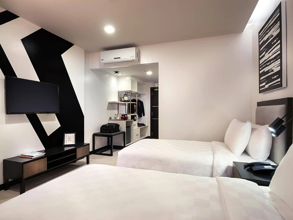 Summit Hotel Magnolia