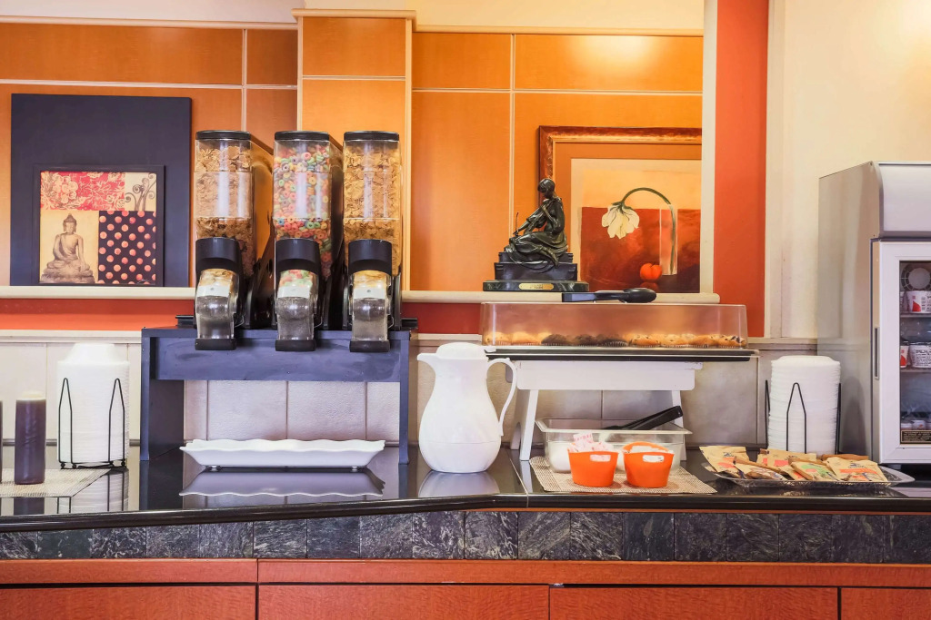 La Quinta by Wyndham Islip - MacArthur Airport