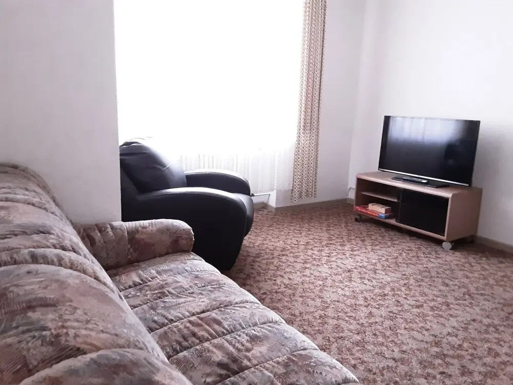 Apartmenthaus am Waldrand- Küche - Frühstück - Balkon