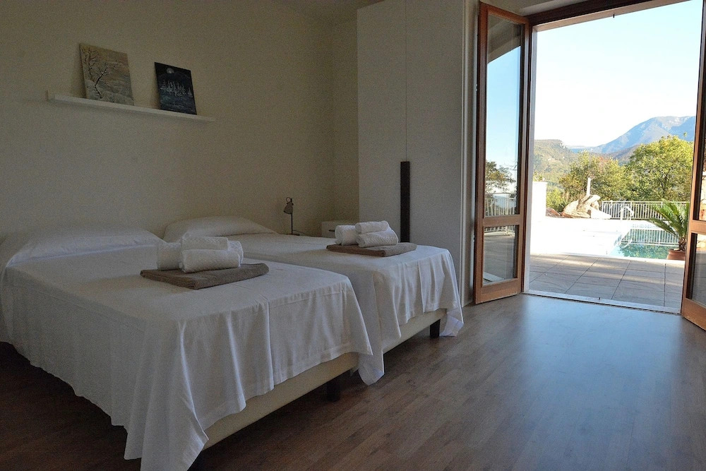 Villa Rossa Up To 10 People With Pool
