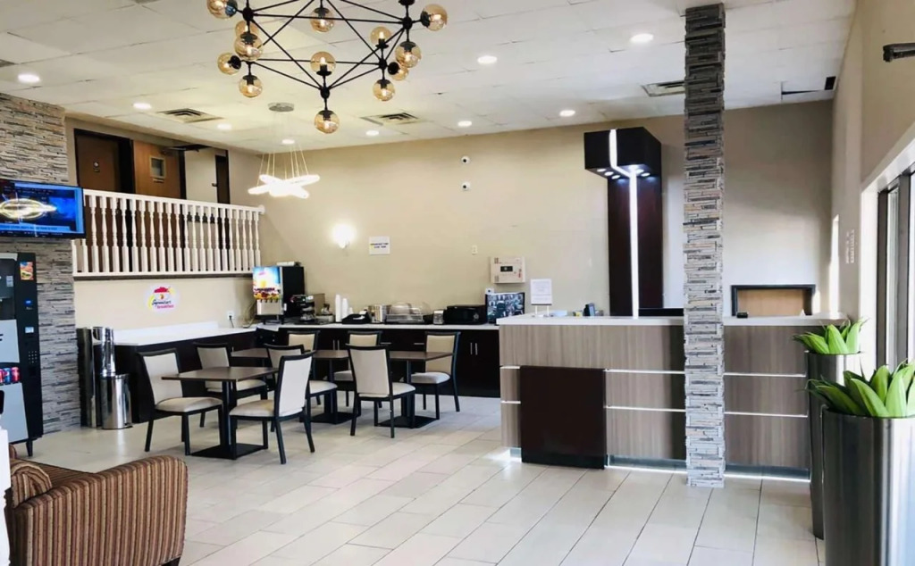 The Inn & Suites SW Omaha
