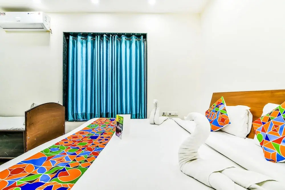 Fabhotel Merriment