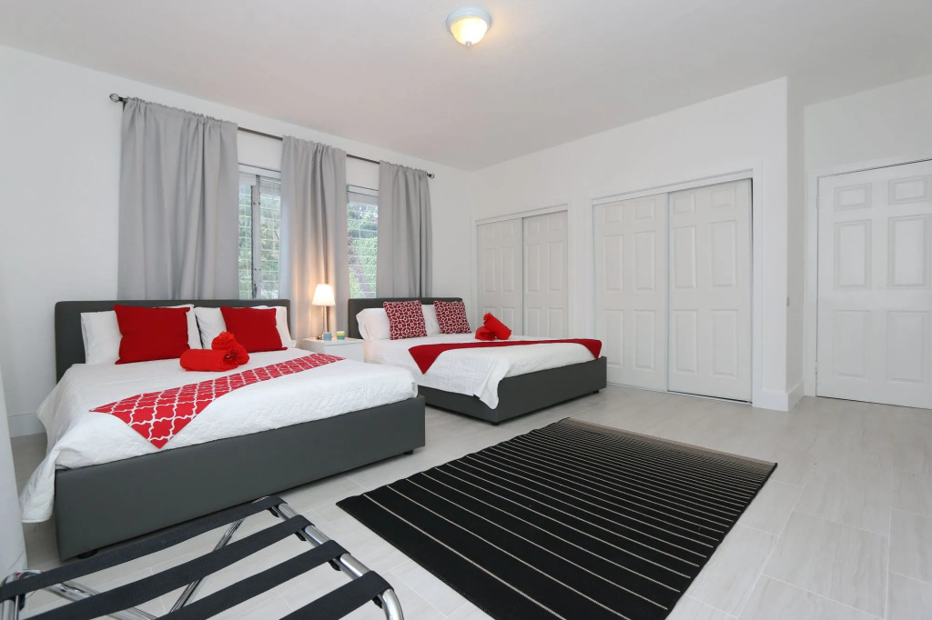 Harding 8040 Apts By At Mine Hospitality