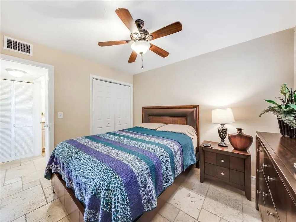 Smugglers Cove 4B6 - Two Bedroom Condo