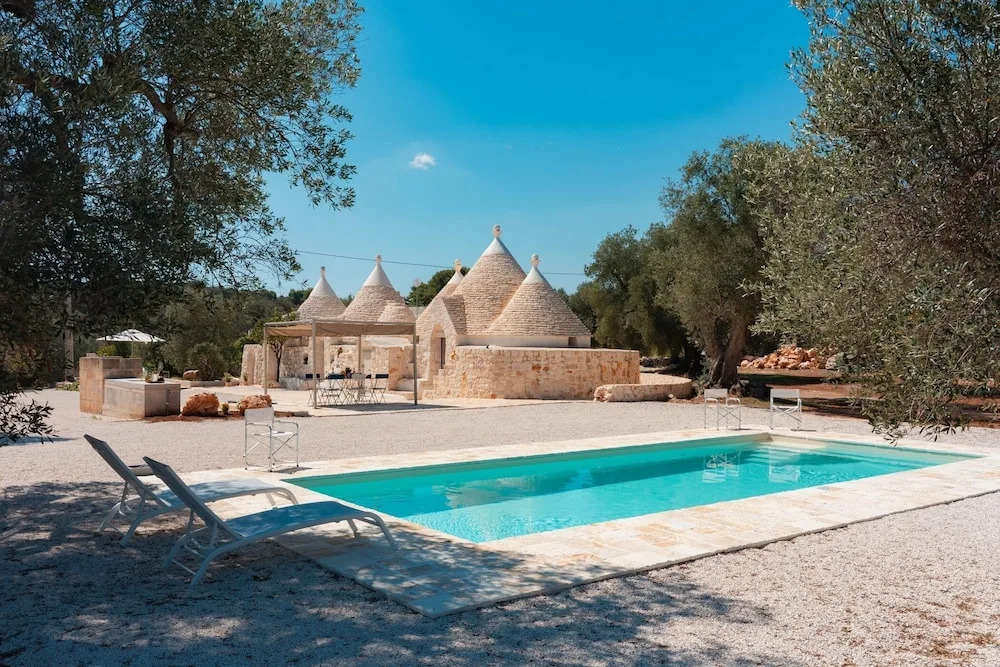 Trulli Scacciapensieri con Piscina