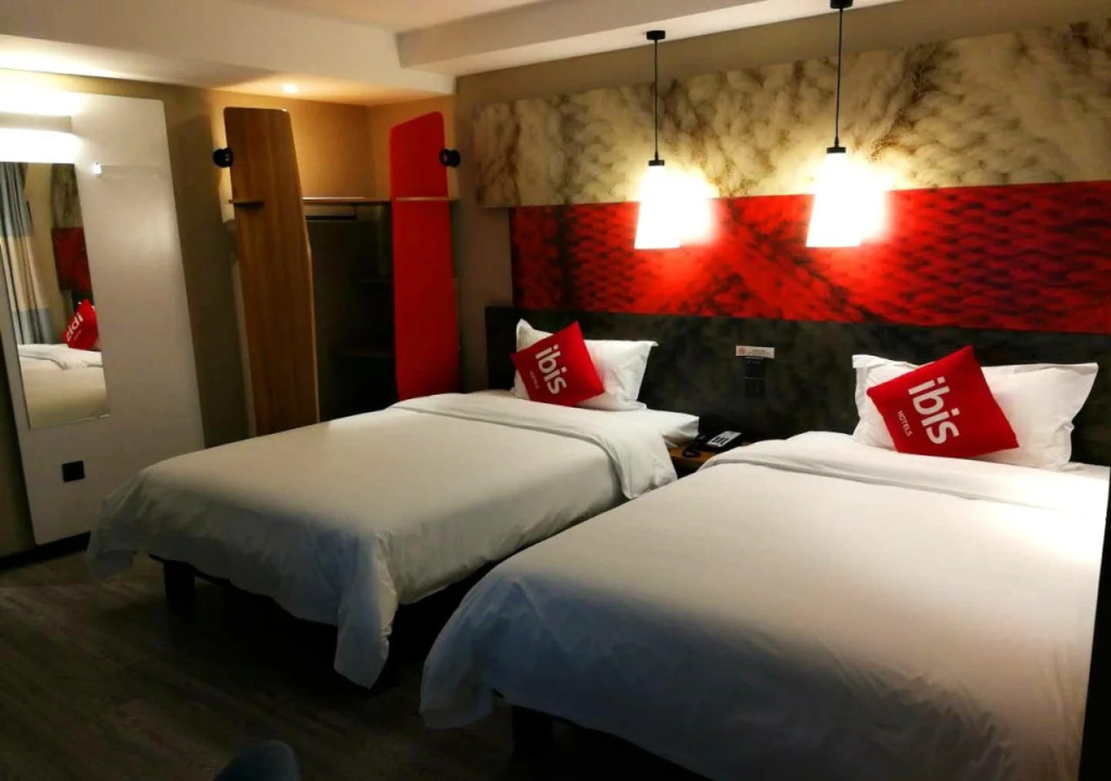 Ibis Suining Hotel