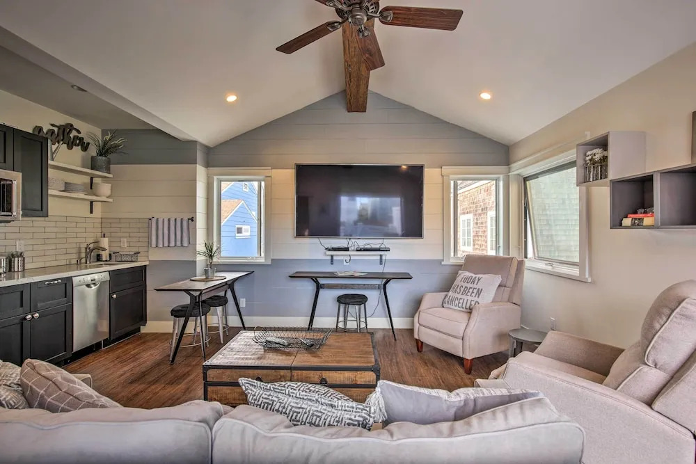 San Diego Home - Walk to Sail Bay & Mission Beach!
