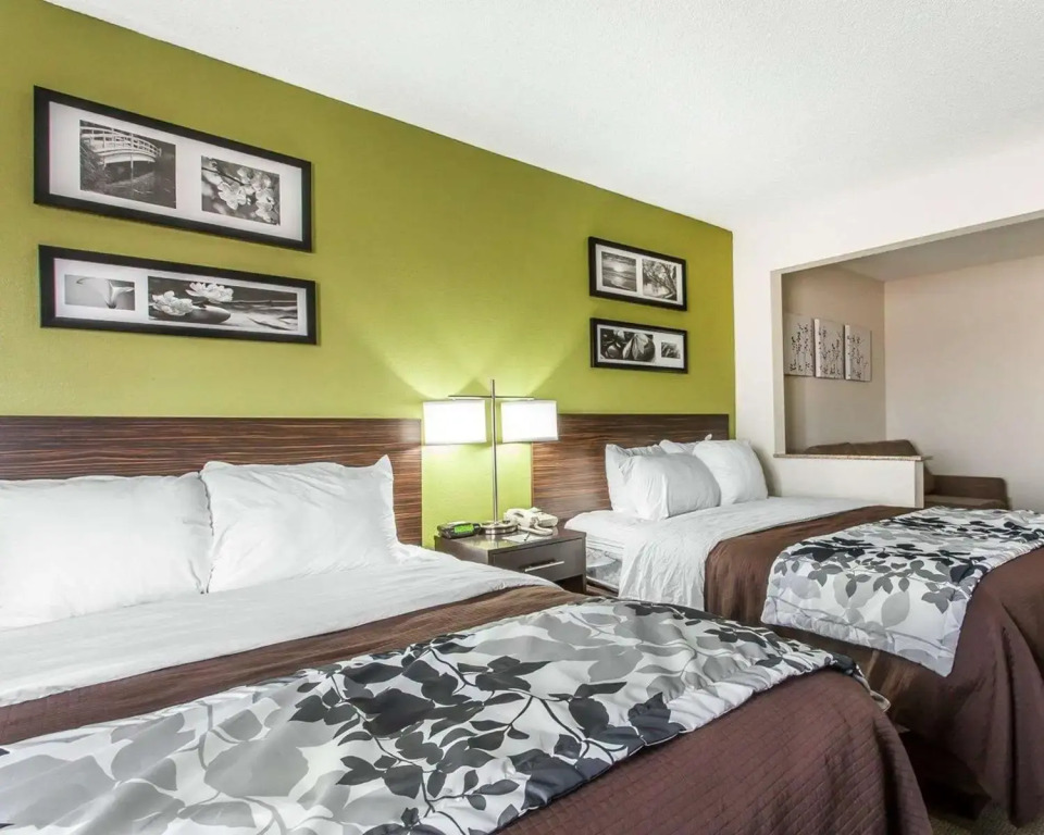 Tolani Hotel