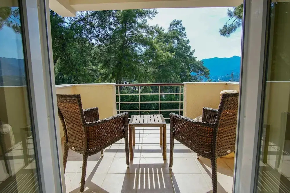 Larmos Villa