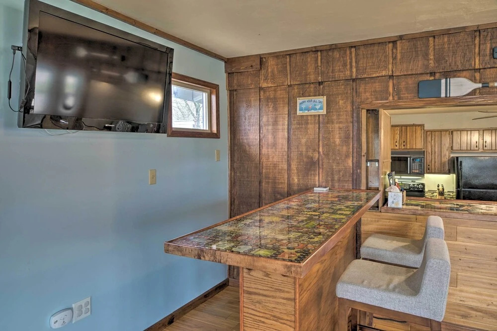 Table Rock Lake House w/ Fire Pit: Steps to Water!