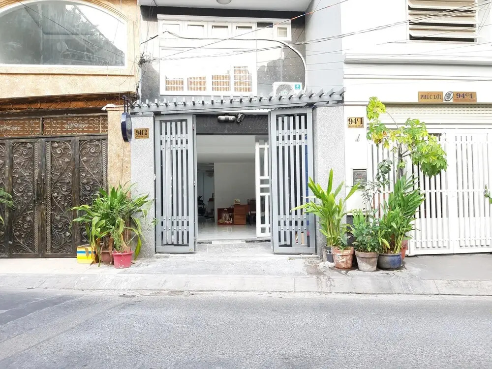 Oriental Art Apartment