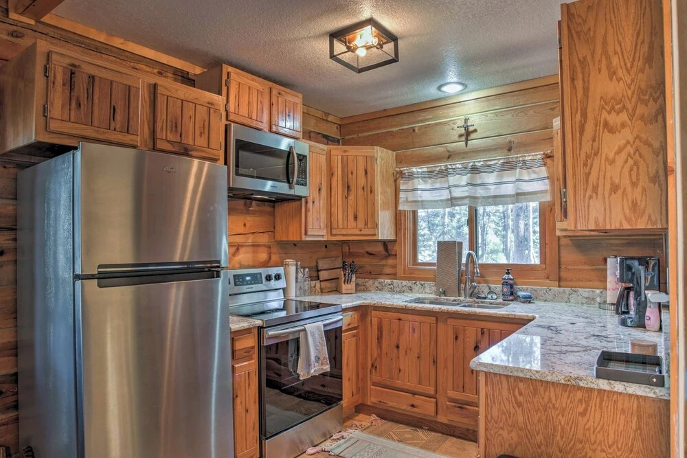 Ruidoso Log Cabin Retreat - Peaceful & Convenient