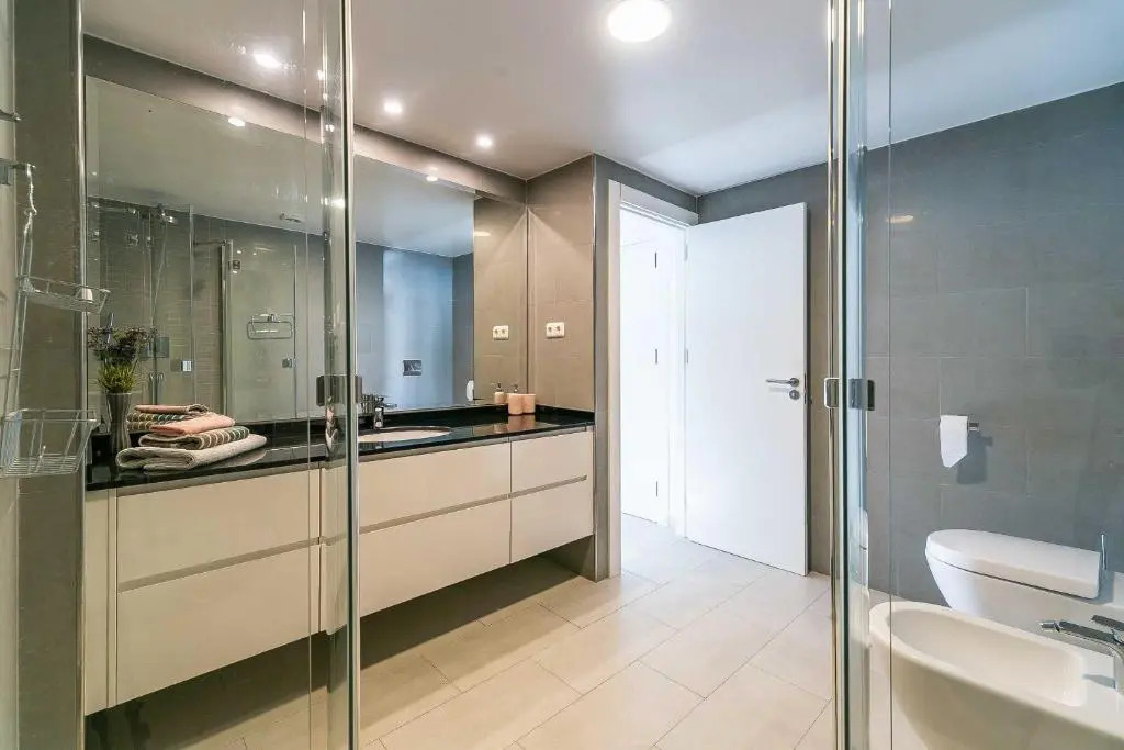 25-Modern Apartment in Paseo Maritimo, Fuengirola!