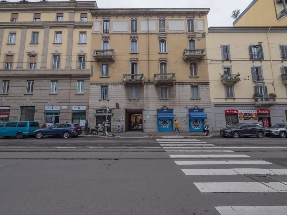 Farini - Charming One-bedroom Apartment in Isola Area