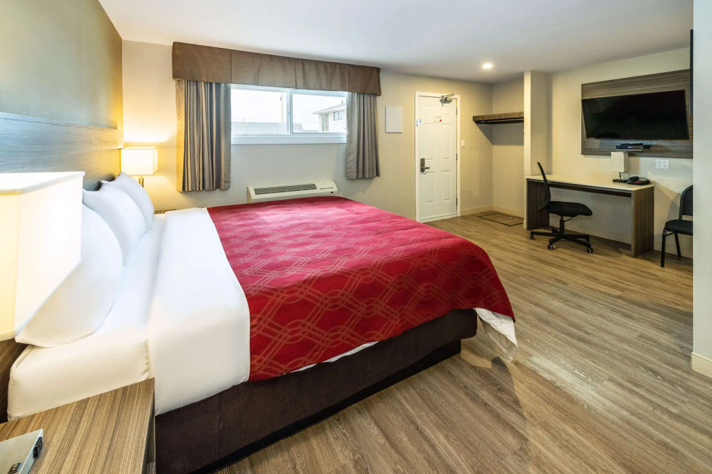Econo Lodge Inn & Suites Pincher Creek