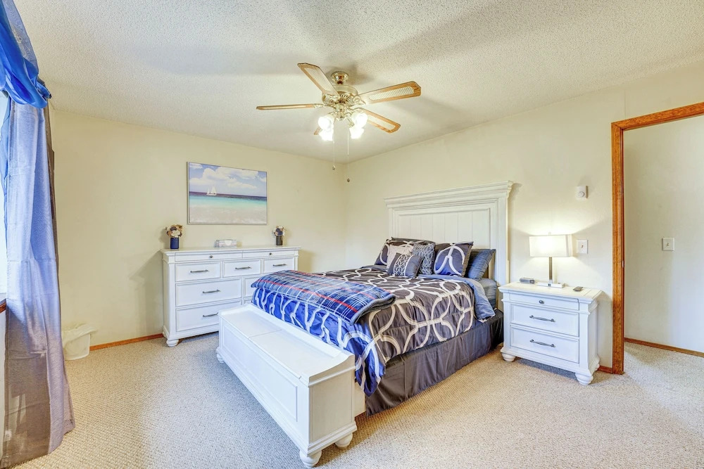 Downtown Delta Condo ~ 34 Mi to Black Canyon!