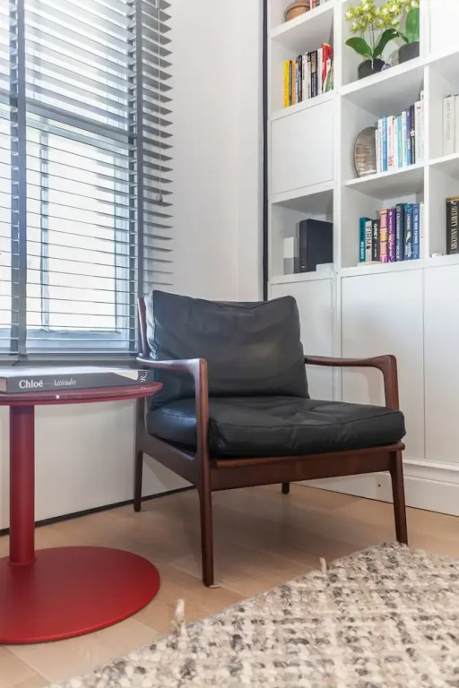 Lovely 2 Bedroom Flat In The Heart Of Chelsea