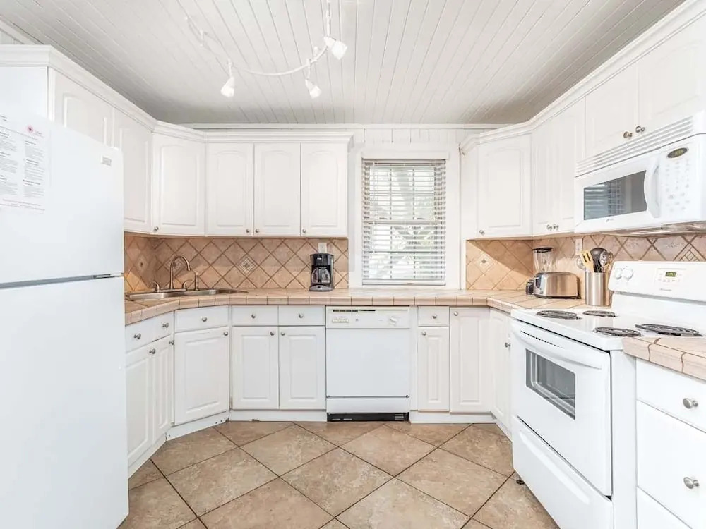 Bikini Bottom by Tybee Vacation Rentals