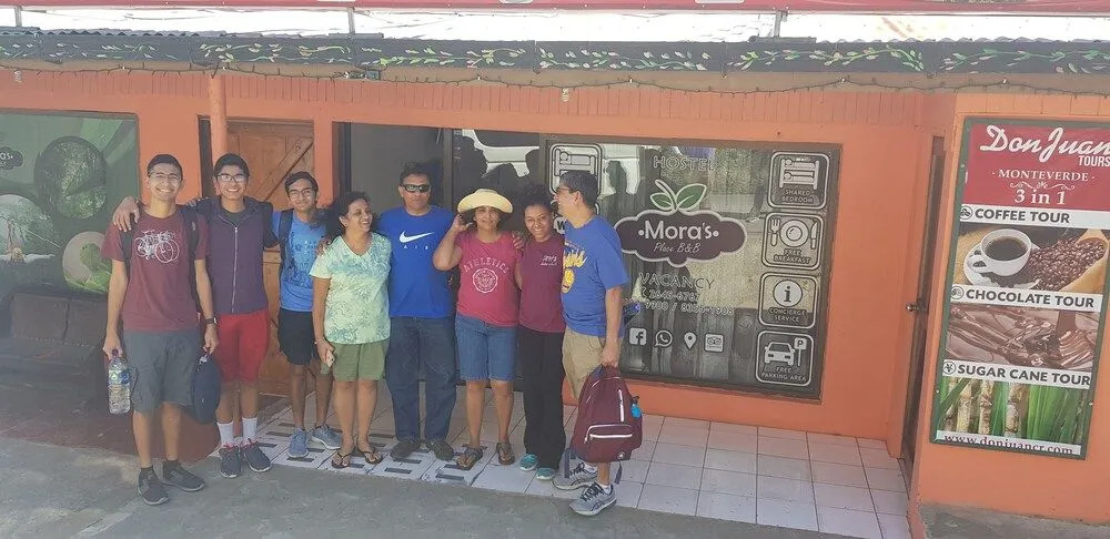 Moras Place B&B - Hostel