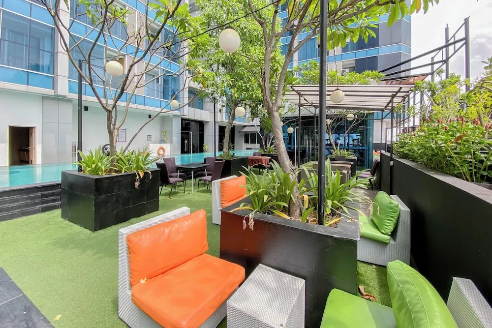 Homey And Cozy Living Studio At Tamansari The Hive Apartment