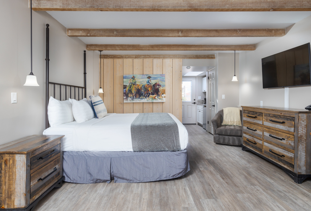 Sky Ranch Lodge