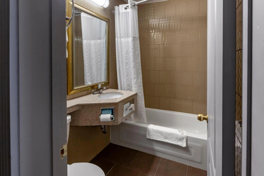 Quality Inn Toronto Airport