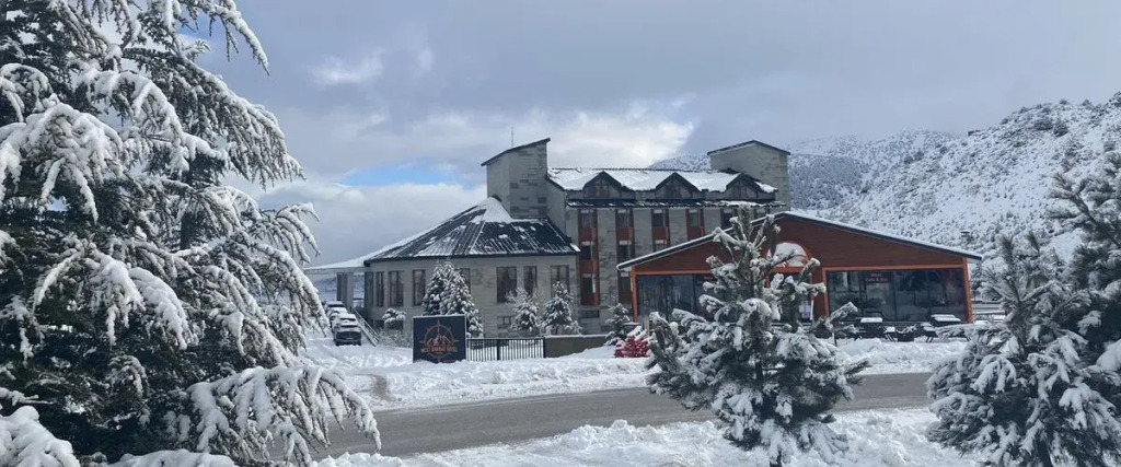 West Davraz Hotel