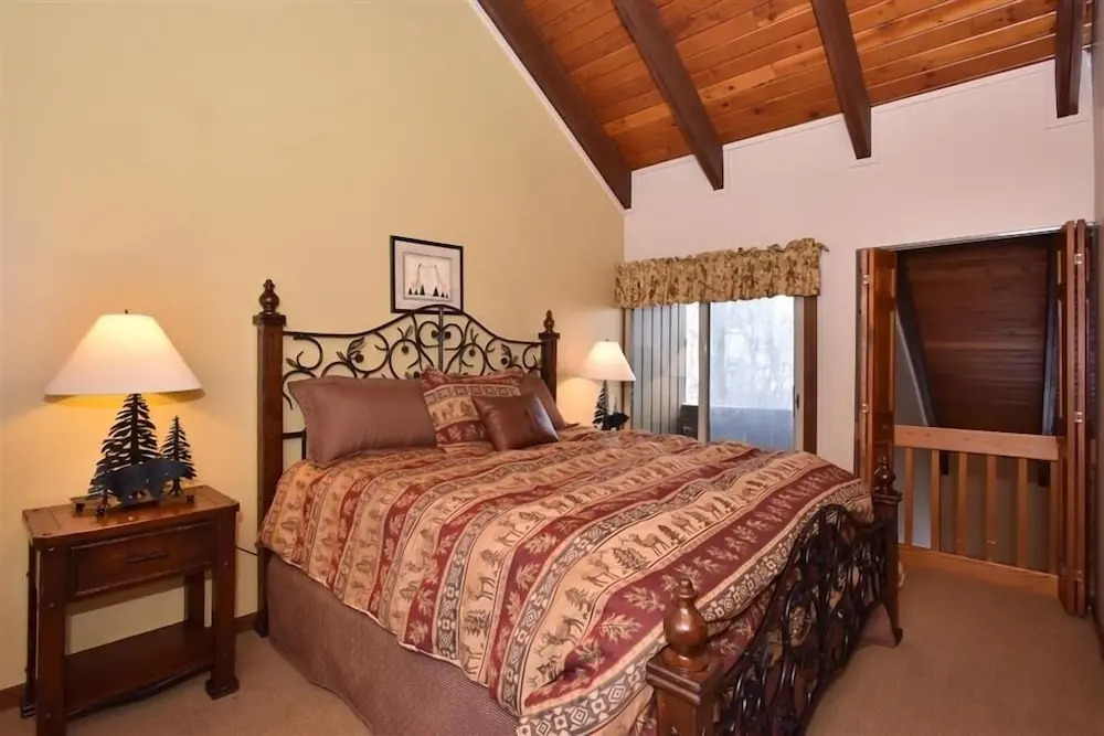 Seven Springs 4 BR Deluxe Townhouse, Sleeps 11! by RedAwning