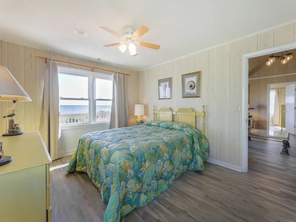 Pelican Perch by Topsail Realty