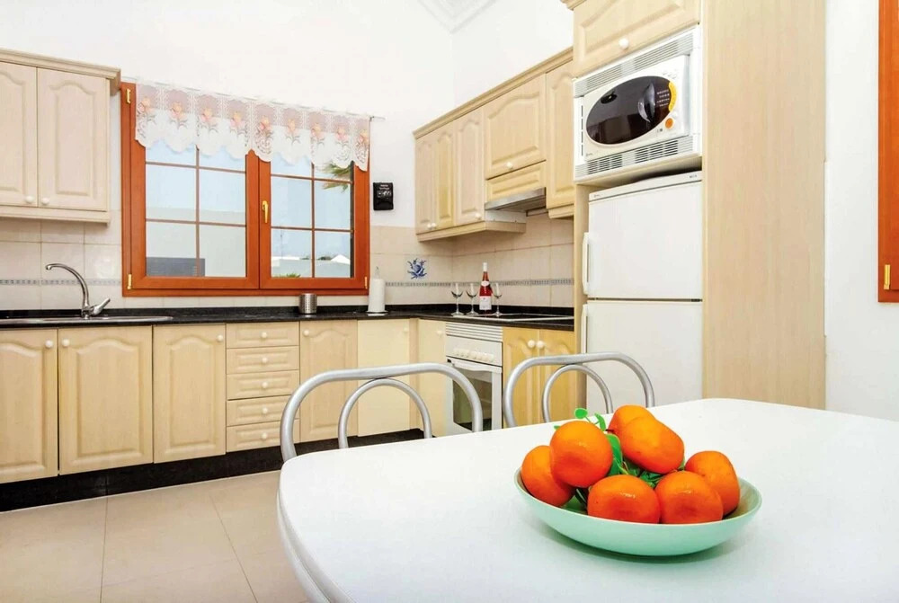 Villa With 3 Bedrooms in Tías, With Wonderful sea View, Private Pool, Enclosed Garden Near the Beach