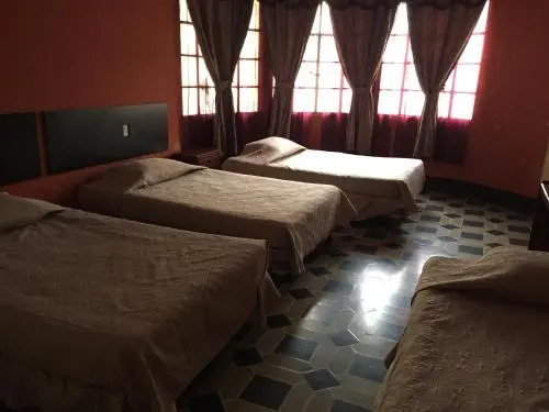 Hotel Mayesstic