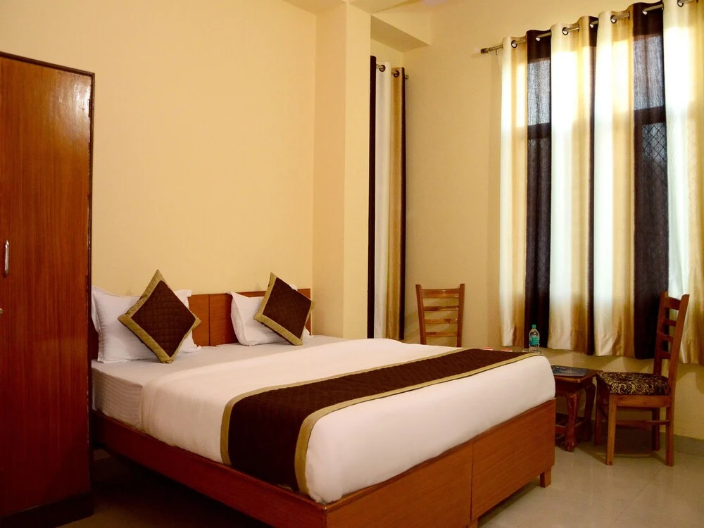 OYO 4202 Hotel T24