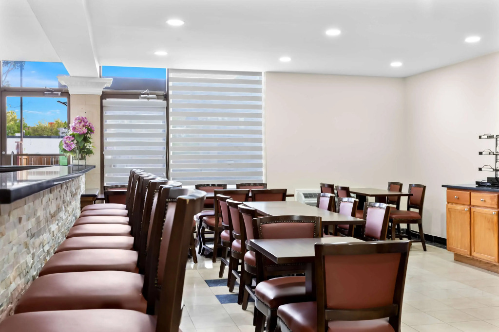 SureStay Plus by Best Western Windsor