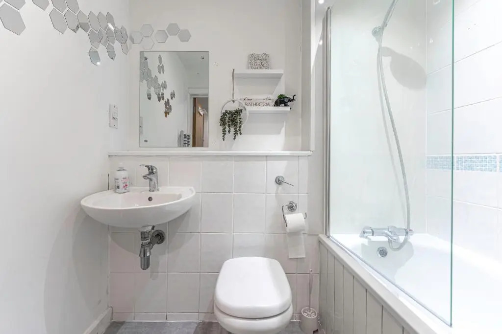 JKG Property Solutions Presents Cosy City Apartment