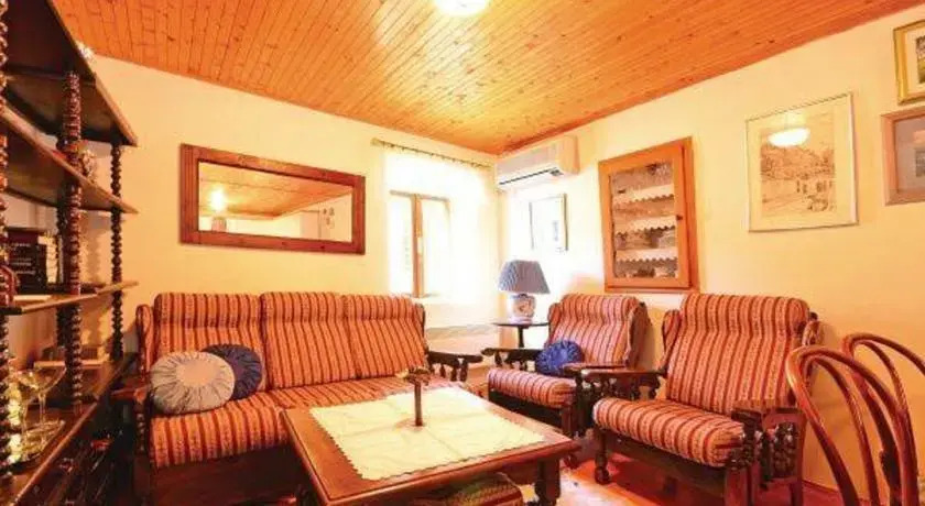 Holiday Home Kamena Kuca
