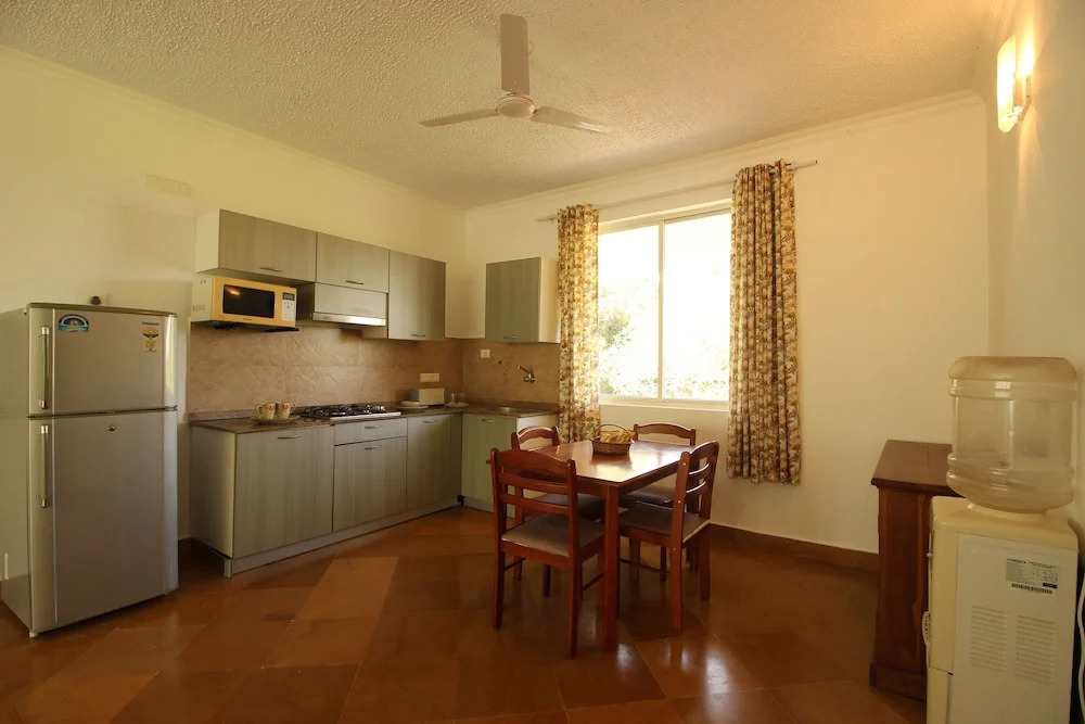 OYO 9872 Home Boutique 2BHK Fatrade Beach